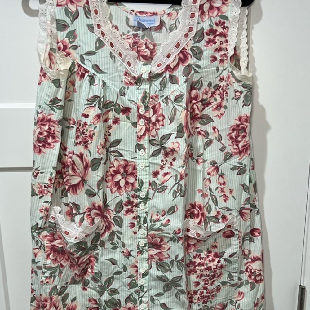 Vintage Floral Lace Trim Pajama Dress with Pockets & Buttons Size Medium